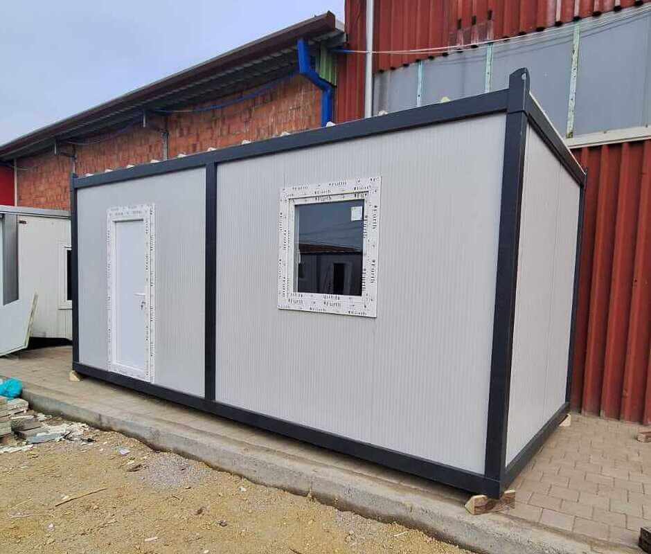 gradjevinski kontejner na gradilistu